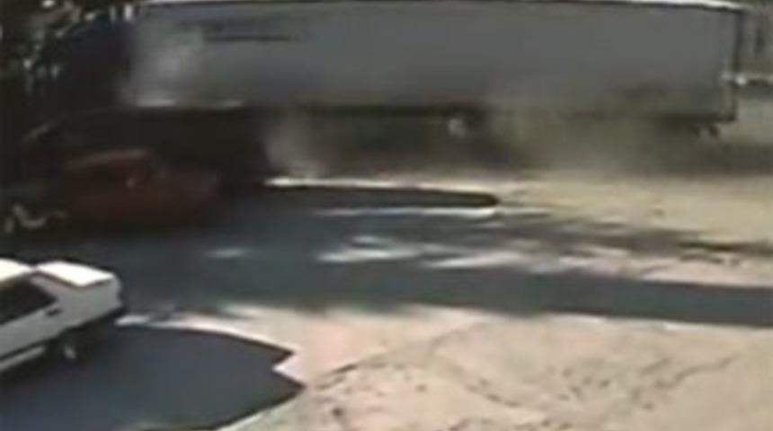 Faciadan d&ouml;n&uuml;ld&uuml;!