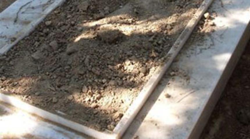 Ayşe&rsquo;yi &ouml;ld&uuml;rd&uuml;ler bebeğini polise verdiler