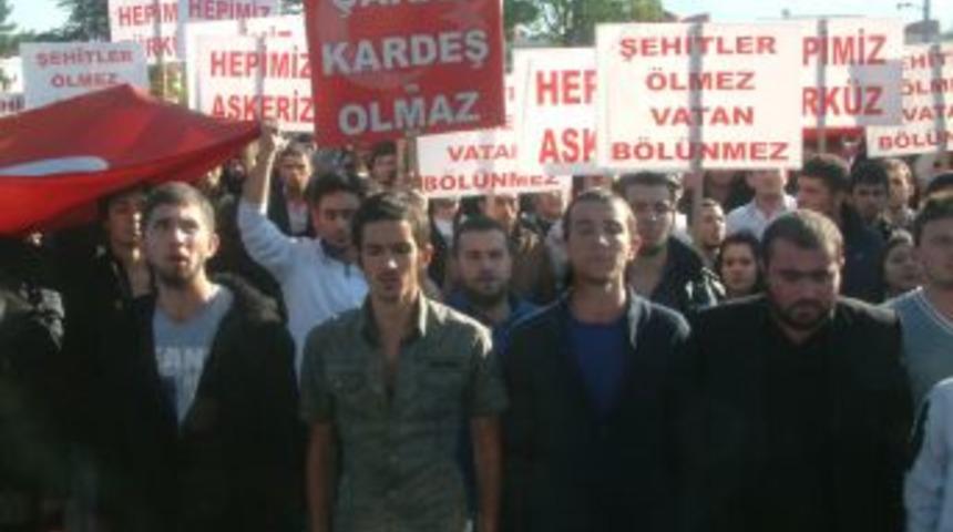 Hakkari&rsquo;deki hain saldırı D&uuml;zce&rsquo;de topyek&uuml;n kınandı