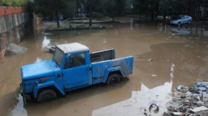 Rize&rsquo;deki temizlik &ccedil;alışmaları 15 g&uuml;n s&uuml;recek