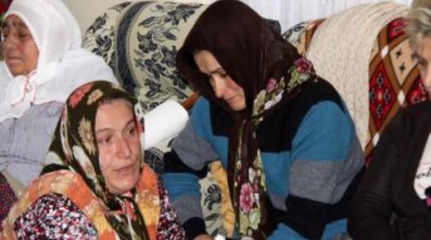 Şehit babası &Ouml;zer: Vatan sağ olsun, hainlere bir an &ouml;nce cezalandırılmalı