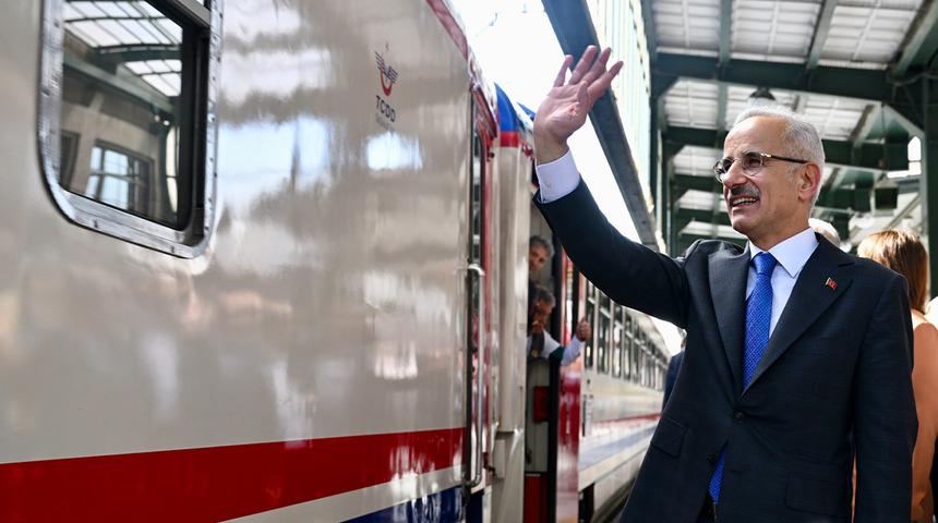 Turistik Karaelmas Ekspresi yeniden raylara iniyor