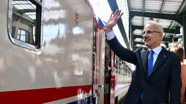 Turistik Karaelmas Ekspresi yeniden raylara iniyor