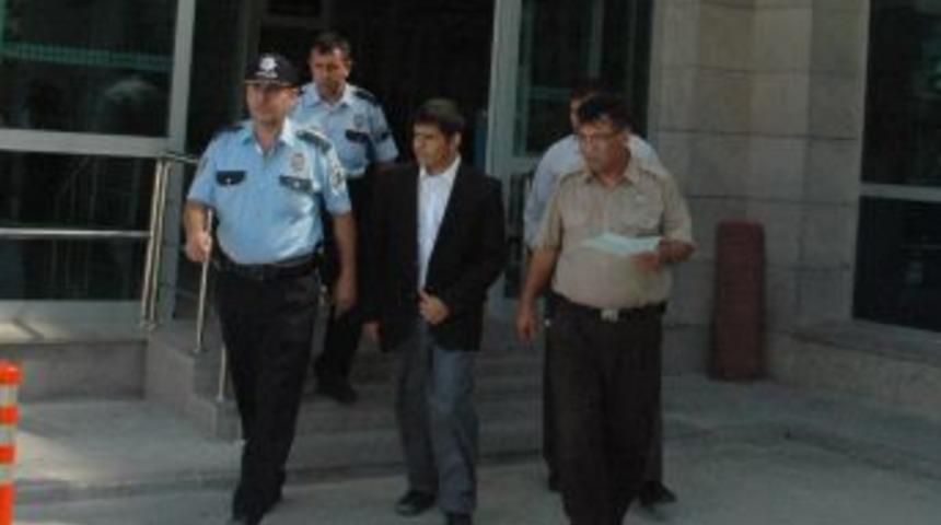 Arkadaşını bıçaklayan öğrenci yakalandı