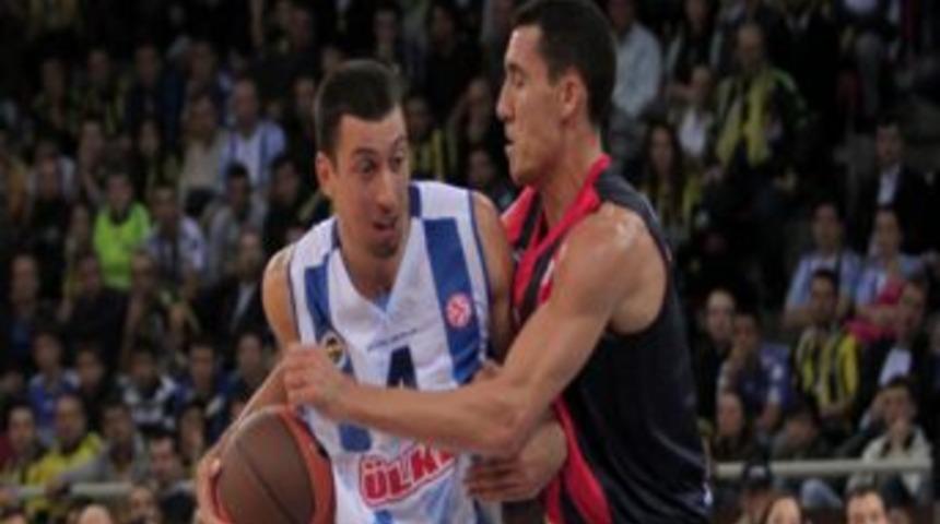 Fenerbah&ccedil;e &Uuml;lker, Caja Laboral&rsquo;a 69 - 66 mağlup oldu