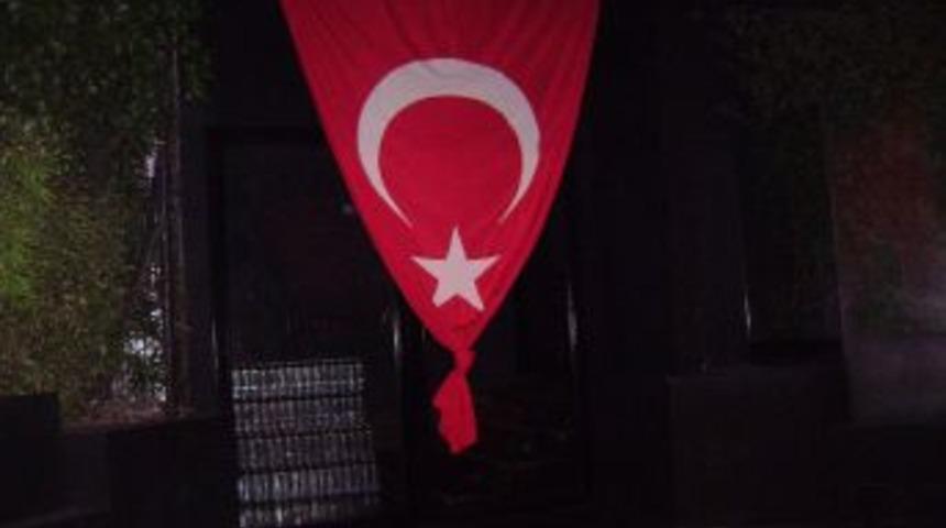 Hain saldırıyı protesto eden eğlence merkezleri kapılarını kapattı