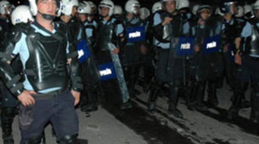 Siirt'te polis otosuna roketatarlı saldırı!