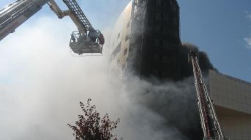 Hastane iş&ccedil;ileri: Yangın, kaynak sırasında &ccedil;ıktı