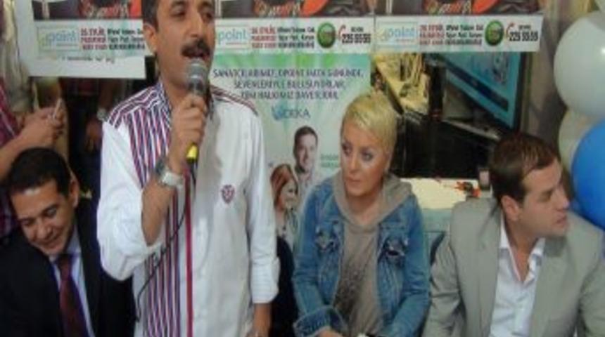 T&uuml;rk halk m&uuml;ziği sanat&ccedil;ılarından ter&ouml;re lanet