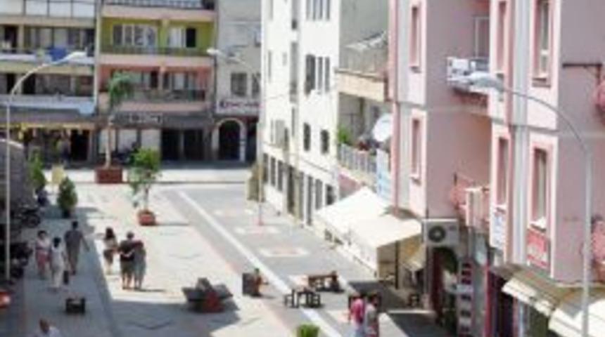 Fethiye'de Dispanser Caddesi ara&ccedil; trafiğine kapatıldı