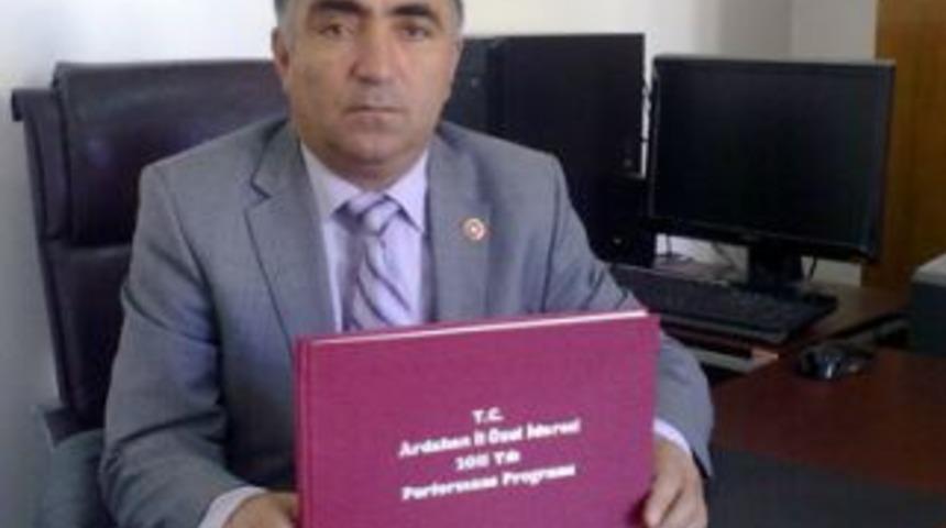 Yıl 2011, yer Hanak, k&ouml;m&uuml;r deposunda eğitim