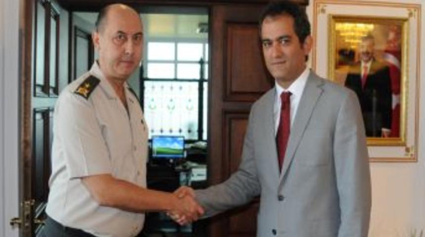 Tugay Komutanı'ndan rekt&ouml;re ziyaret