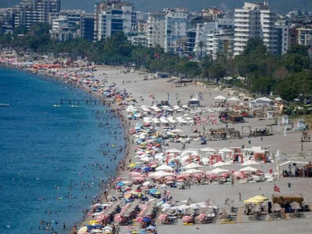 Antalya&rsquo;da turizmde hareketlilik s&uuml;r&uuml;yor! Rezervasyonlar uzadı