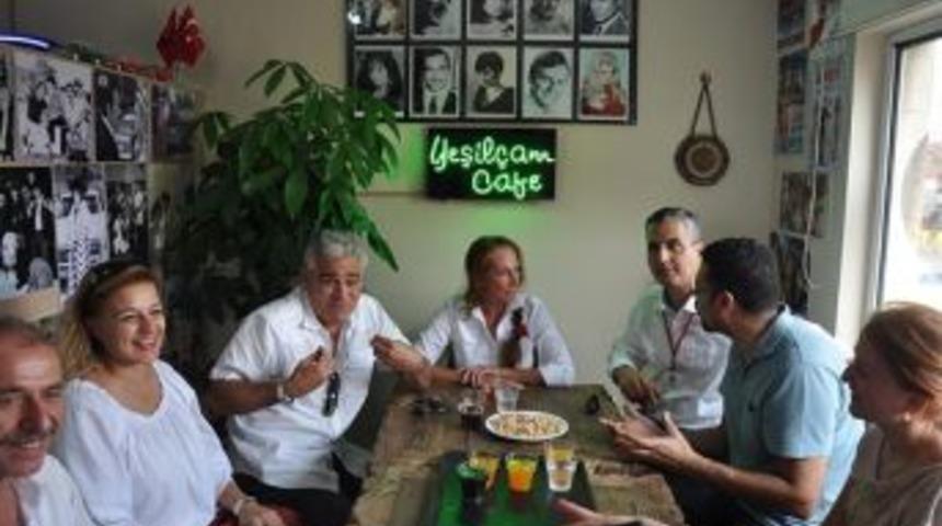 Yeşil&ccedil;am Cafe'de buluştular