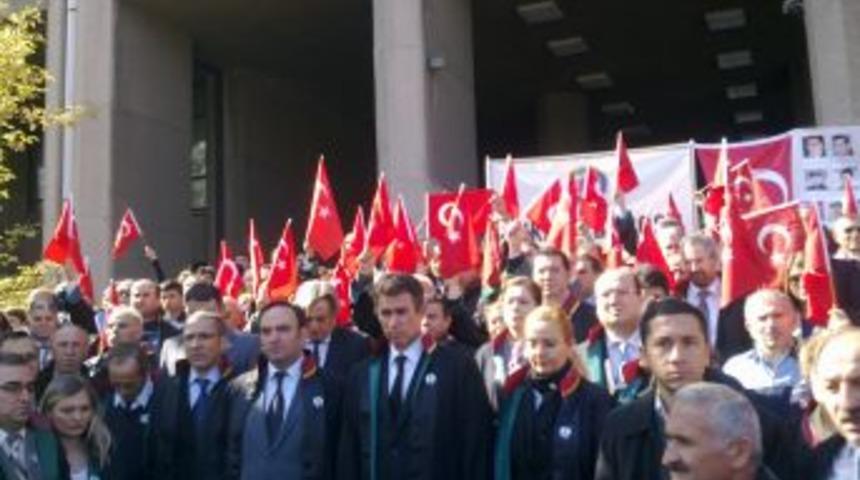 Avukatlardan ter&ouml;re c&uuml;bbeli tepki