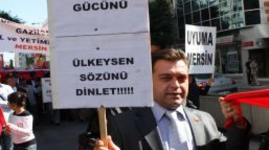 Şehit ve gazi aileleri ter&ouml;re tepki i&ccedil;in y&uuml;r&uuml;d&uuml;