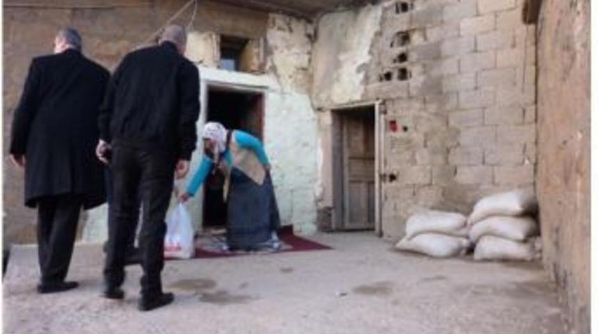 Bitlis Emniyet M&uuml;d&uuml;rl&uuml;ğ&uuml;'nden ihtiya&ccedil; sahibi 210 aileye erzak yardımı