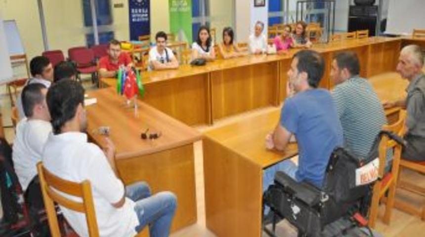 Engelliler arasında &ouml;rnek dayanışma