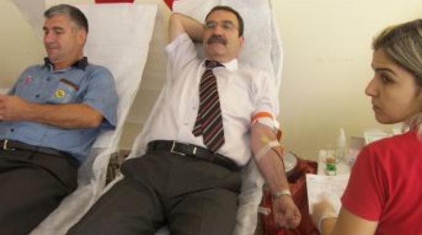 Postacılardan kan bağışı kampanyasına destek