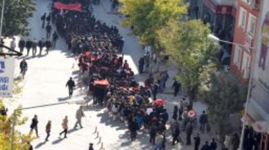 Afyonkarahisar'da ter&ouml;re lanet mitingi d&uuml;zenlendi