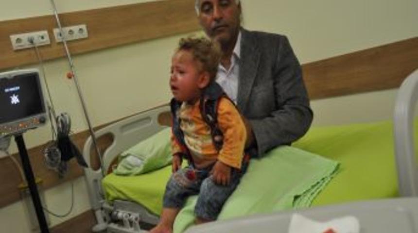 D&uuml;d&uuml;k yutan &ccedil;ocuk &ouml;l&uuml;mden d&ouml;nd&uuml;