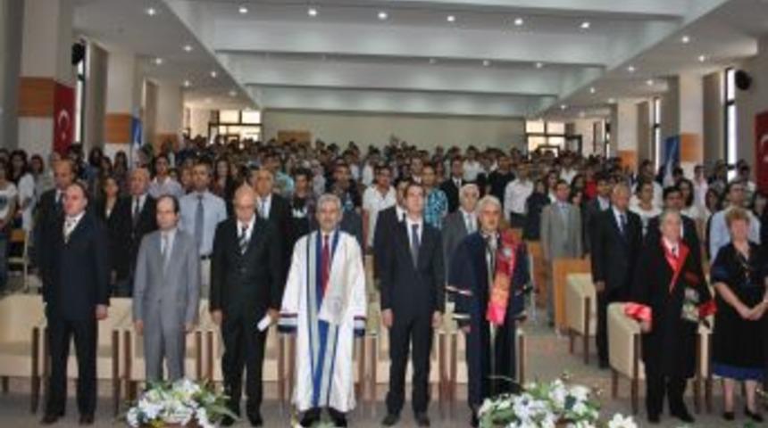 &Ouml;zdemir: K&uuml;reselleşen d&uuml;nyada kendi varlığımızı ispat etmeyi hedefliyoruz