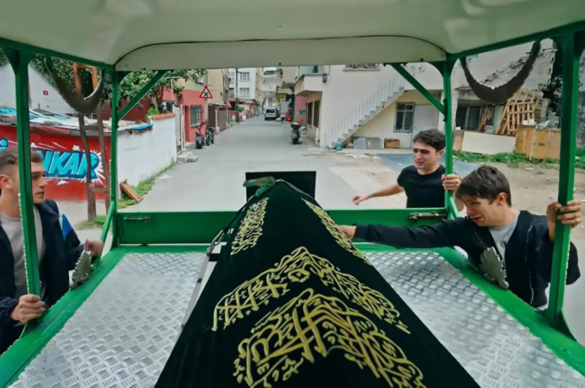 Yeni bölüm ertelendi! Altı Üstü İstanbul 16. bölüm ön gösterimle sosyal medyayı salladı 2