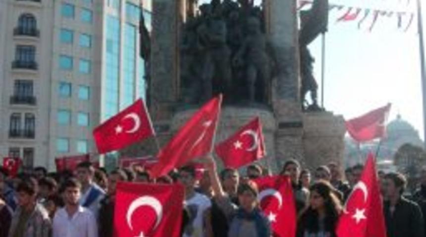 Yıldızlı &ouml;ğrencilerden ter&ouml;r protestosu