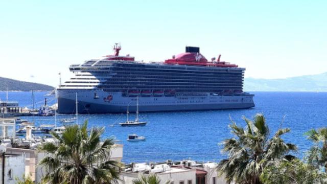 Bodrum'a Scarlet Lady kruvaziyeriyle 2 bin 603 turist geldi