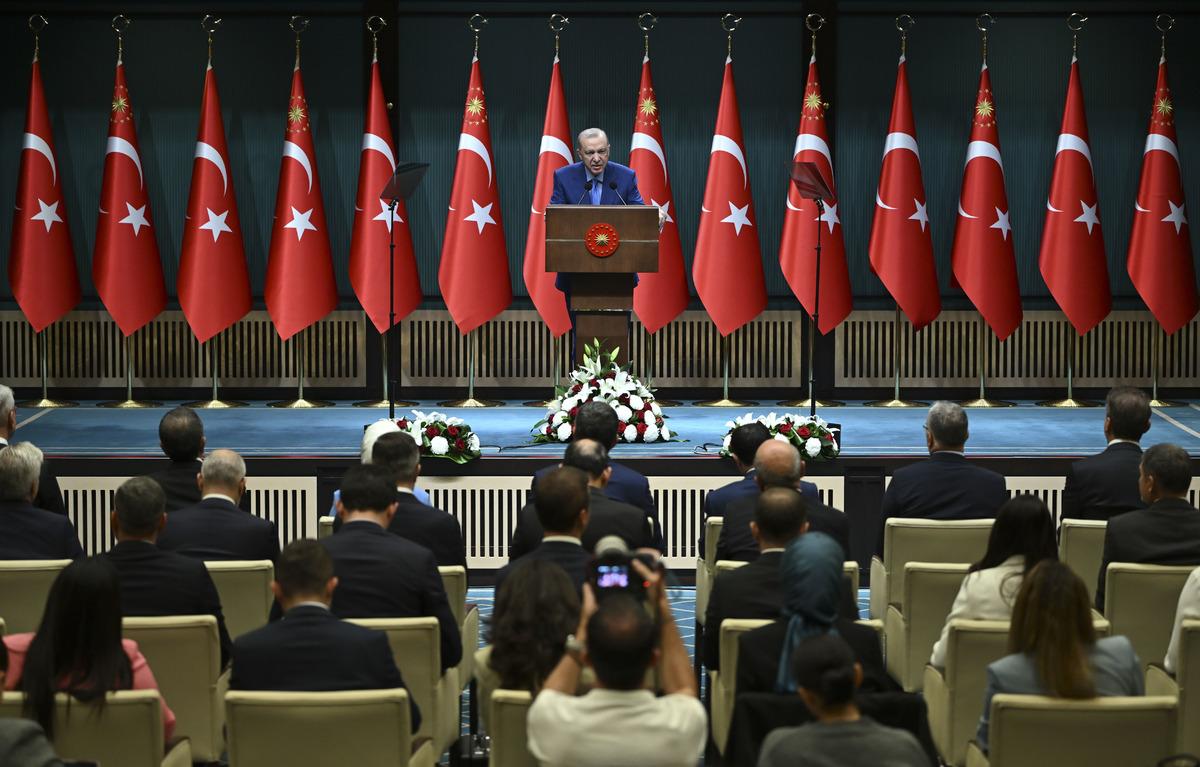 Ankara da  fon  zirvesi! Erdoğan, kritik isimleri Beştepe ye &ccedil;ağırdı 2