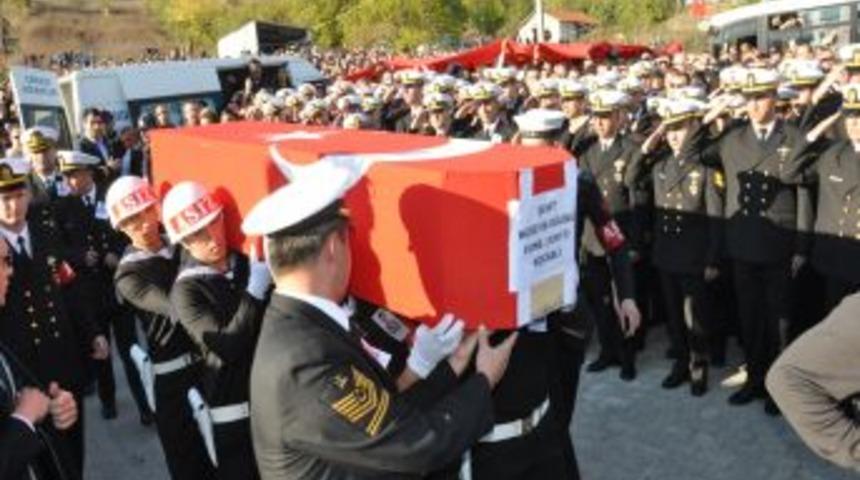 Karam&uuml;rselli şehit son yolculuğuna uğurlandı