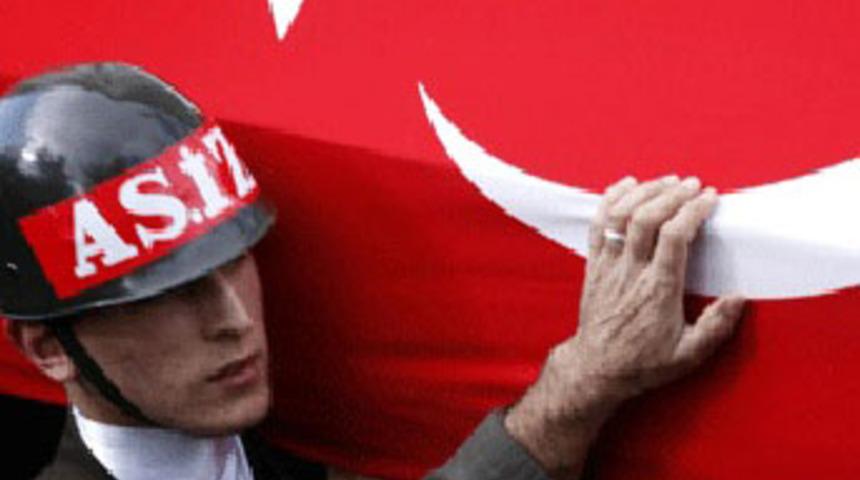 Şehitler toprağa veriliyor