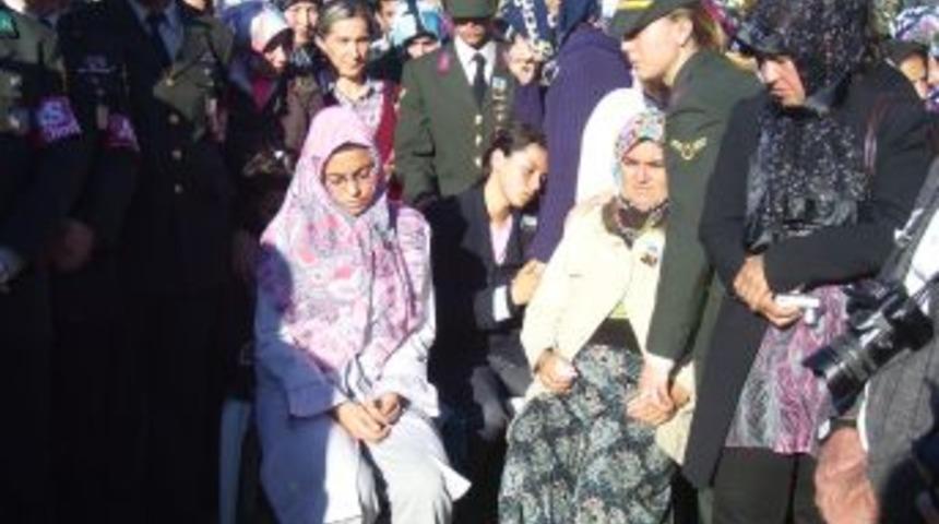 Isparta şehidini son yolculuğa uğurladı