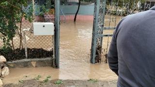 Mudanya'da sağanak su baskınına yol açtı, mahsur kalanlar kurtarıldı
