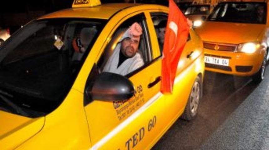 Taksicilerden ter&ouml;r&uuml; protesto eylemi