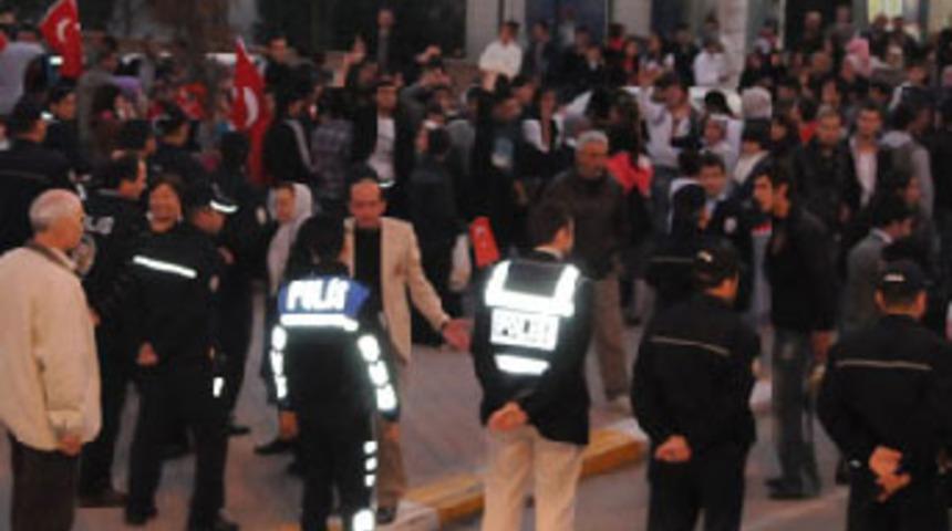 Şehit cenazesi sonrası korkutan gerginlik