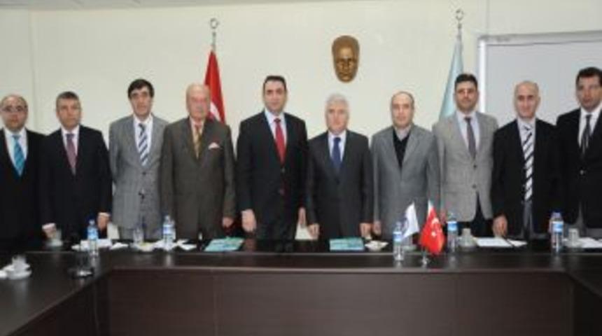 Balıkesir &Uuml;niversitesi mezunları, 'Kariyer Yolu' ile daha rahat iş bulacak