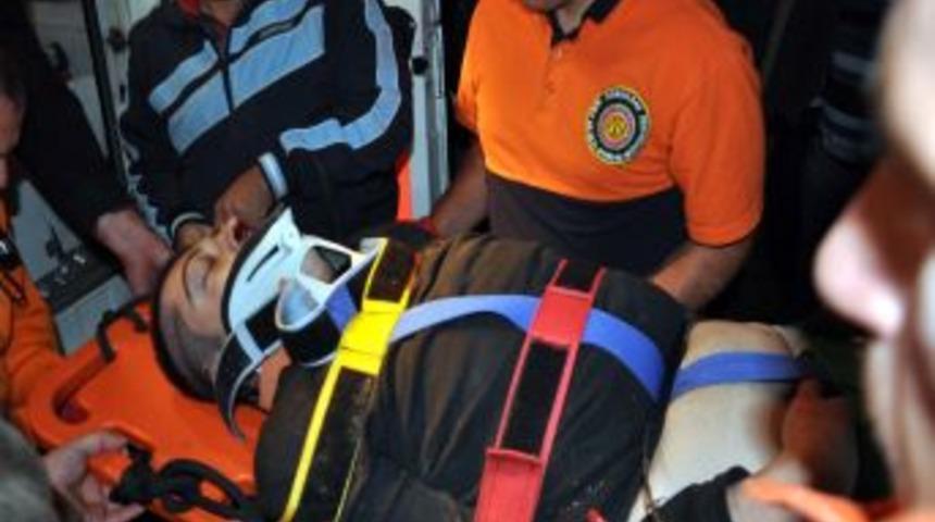 Dereye u&ccedil;an otomobil s&uuml;r&uuml;c&uuml;s&uuml; ağır yaralandı