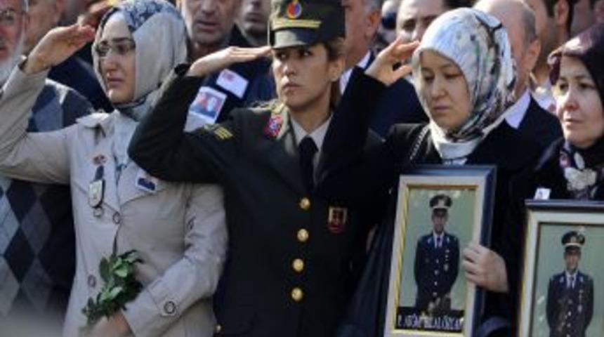 Cuma hutbesi şehitlere ayrıldı