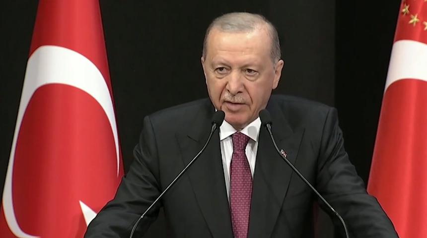 Cumhurbaşkanı Erdoğan'dan fon soruşturması a&ccedil;ıklaması: "B&uuml;t&uuml;n kurumlarımızla, kurullarımızla gerekeni yapıyoruz"