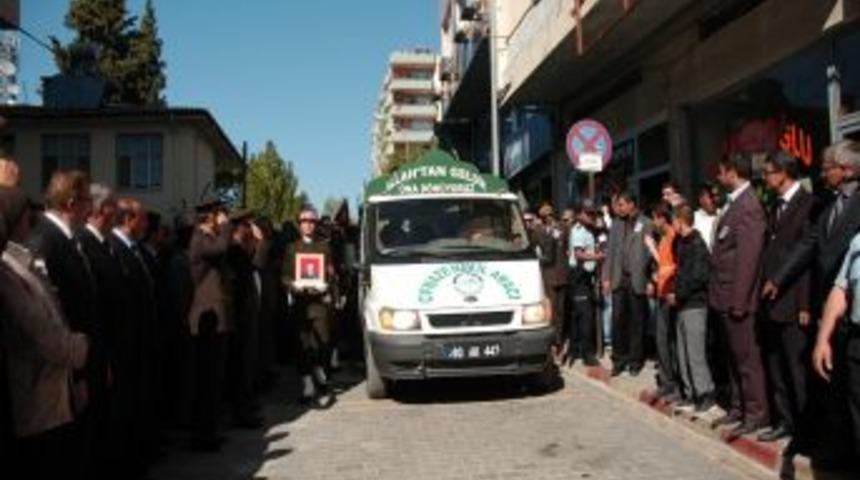 Şehit Uzman &Ccedil;avuş Ulusoy Kadirli&rsquo;de toprağa verildi.