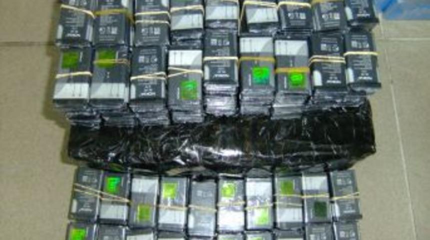 Sınır kapısında 100 bin liralık ka&ccedil;ak eşya ele ge&ccedil;irildi