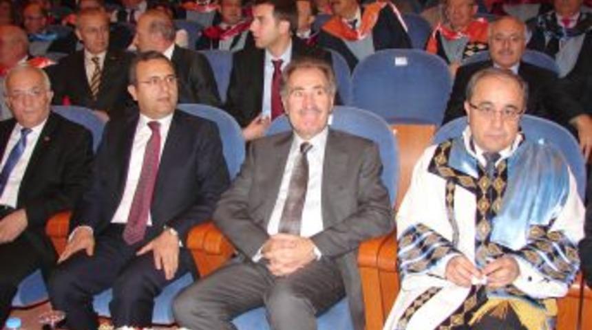 Bakan G&uuml;nay: T&uuml;rkiye&rsquo;yi demokratikleşmekten vazge&ccedil;irmeye &ccedil;alışıyorlar