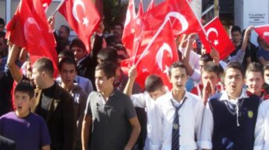 Erzinlilerden ter&ouml;re ortak tepki: Artık bu acılar bitsin