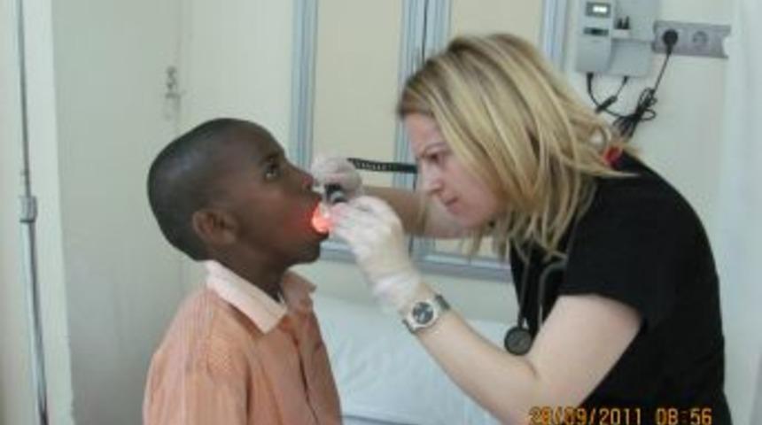 Şifa'nın eli Somalili &ouml;ğrencilere uzandı