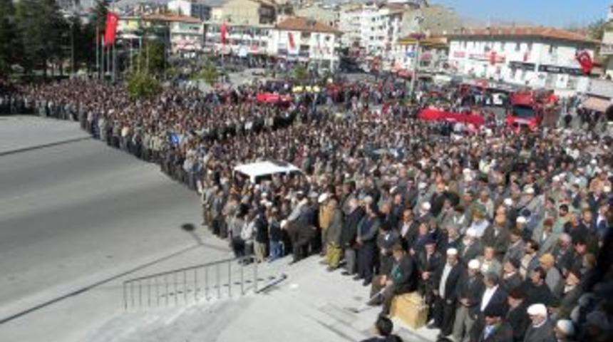 Develi&rsquo;de şehitler i&ccedil;in gıyabi cenaze namazı kılındı
