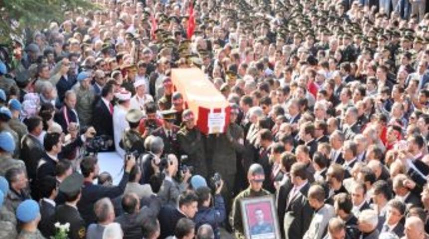 Şehit Er Ufuk Bozkurt son yolculuğuna uğurlandı