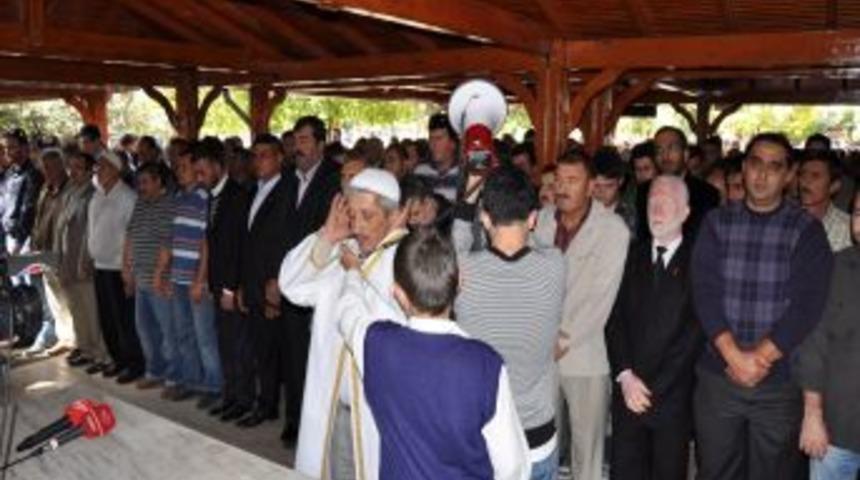 Şehitler i&ccedil;in Antalya&rsquo;da gıyabi cenaze namazı kılındı