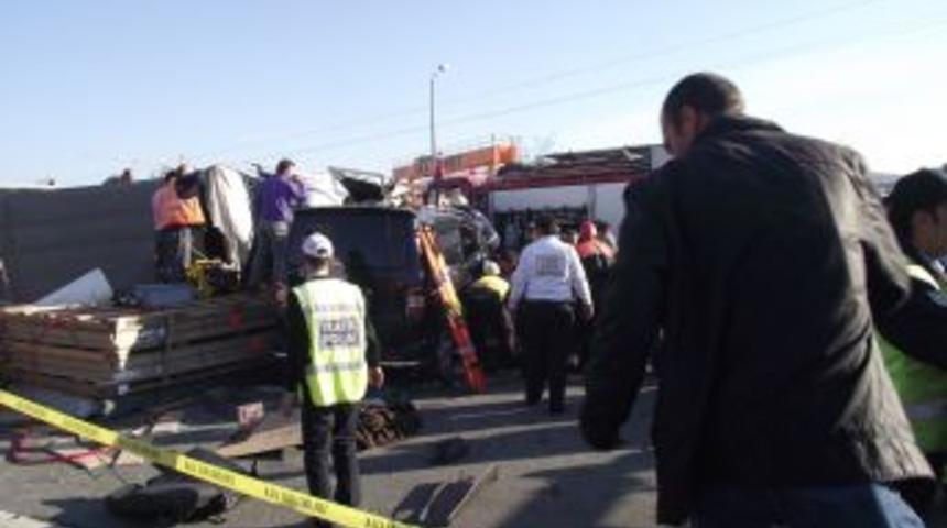 TIR kazasında &ouml;l&uuml; sayısının artmasından endişe ediliyor