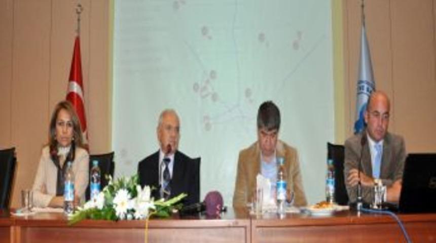 Antalya&rsquo;ya yapılacak stadyum i&ccedil;in en uygun yerin 100. Yıl olduğu d&uuml;ş&uuml;n&uuml;l&uuml;yor